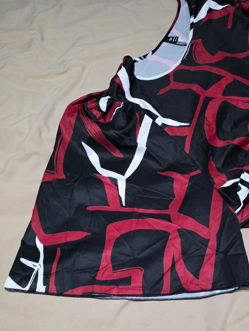 SHEIN Black Red & White Abstract Plus-Size Tunic Asymmetrical Sz 32/34 - Picture 8 of 10